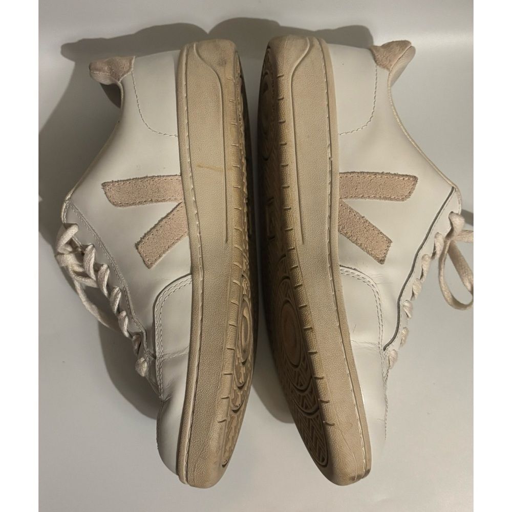 VEJA
V12 Mixed Leather Court Sneakers in Extra White / Sable Size 8 - Picture 7 of 11